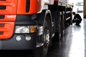 Can I Collect Compensation After a Truck Accident Caused by Defective Equipment?